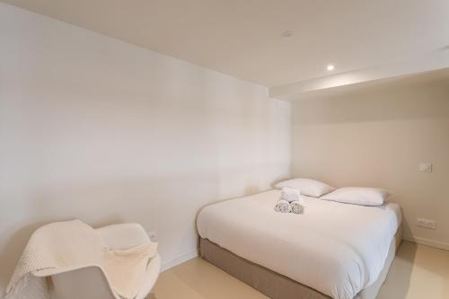 One-Bedroom Apartment image 2