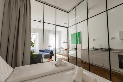 Swanky Residence, 4 stars, city centre, Lublaň