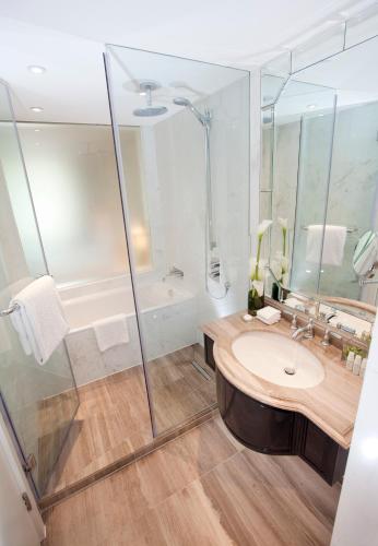 Dorsett Shepherds Bush London - image 5
