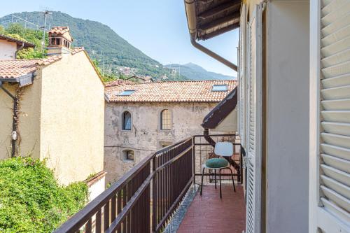  GuestHost - Roomy Flat in Domaso with small balcony in 22013 Domaso