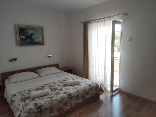Apartment with Balcony image 9