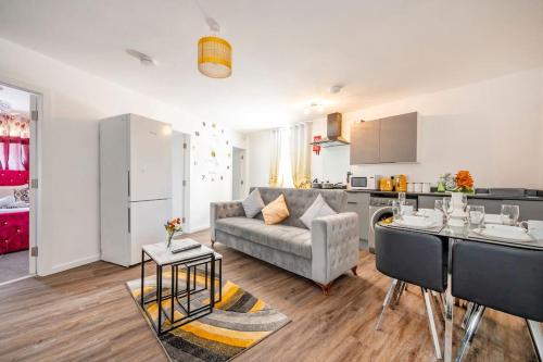 BF2 - Stylish Apartment with Free Parking in Batley