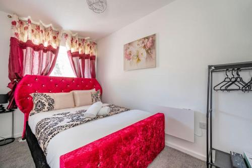 BF2 - Stylish Apartment with Free Parking in Batley