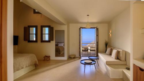 Elessa Hotel Room Type - Superior Suite with Heated Jacuzzi and Sea View