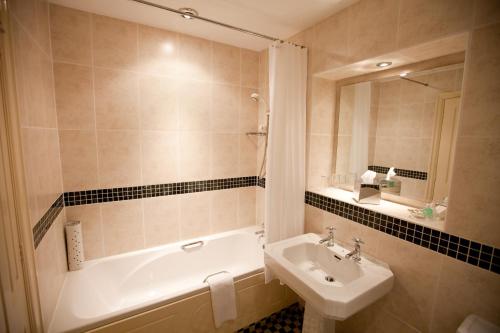 Ringwood Hall Hotel & Spa - image 6
