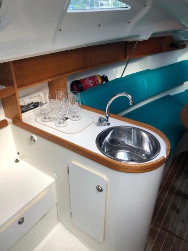 Kitchen, Jeanneau Sun Way 25 in Frymburk