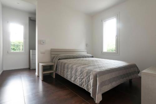 Apartment image 8
