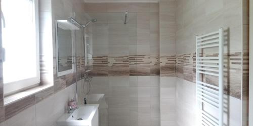 Shower, Moricz Vendeghaz in Sarospatak