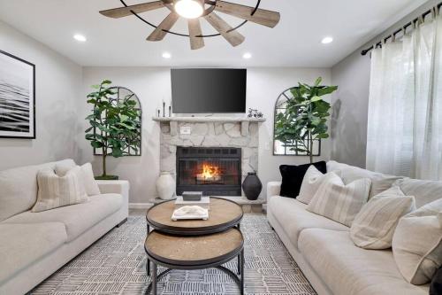 FunFilledHome - CommunityIndoorPool - GameRoom - Ski in East Stroudsburg, USA