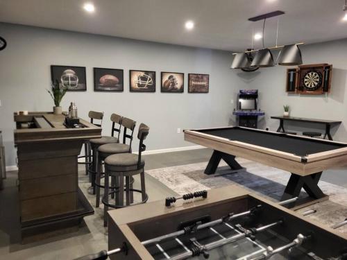 FunFilledHome - CommunityIndoorPool - GameRoom - Ski in East Stroudsburg, USA