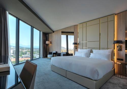 Grand Plaza Hotel & Congress Center in Любляна