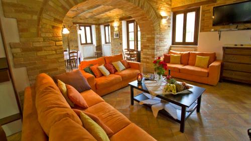 Létesítmények, Villa Serena - Teloni in Sant' Angelo in Pontano