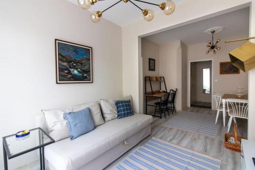 Comfortable and Peaceful 2BR Flat w/ AC & Balcony