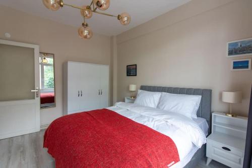 Comfortable and Peaceful 2BR Flat w/ AC & Balcony