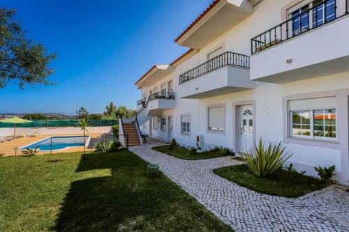 Stunning 1-Bed Apartment in Olhos de Agua