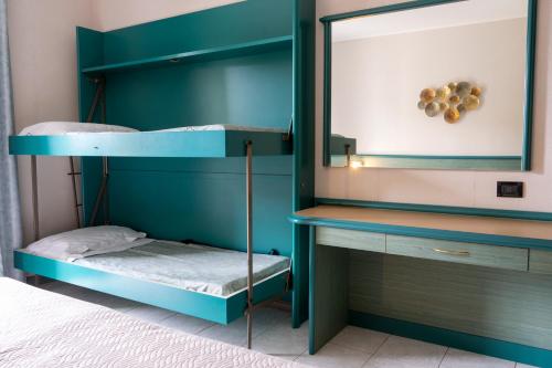 1 queen bed, 2 bunk beds