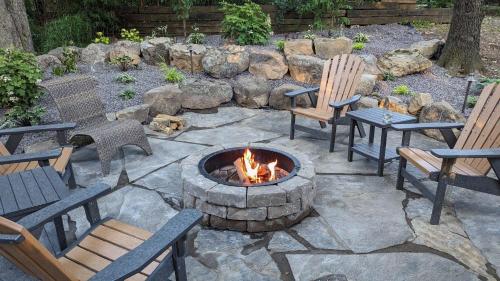 Whispering Pines in Ridgedale, USA