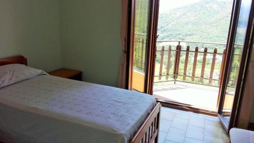 2 twin beds