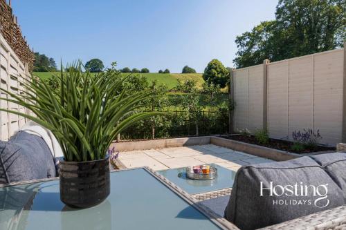 Cosy Countryside Cottage With Incredible Views in Harpsden