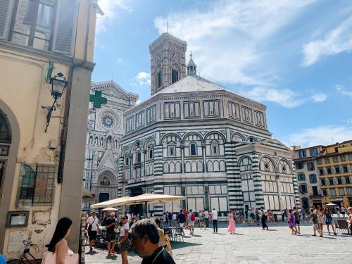 The Duomo exclusive -43 passi dal Duomo-