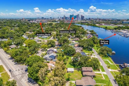 Riverside Heights Bungalow in Tampa, USA