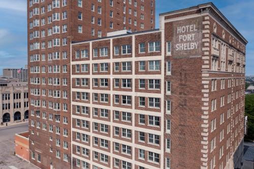 DoubleTree Suites by Hilton Hotel Detroit Downtown - Fort Shelby