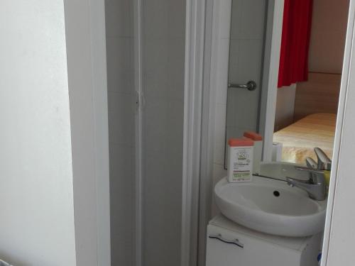 Apartment (4 Adults) image 3