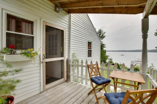 Cozy 1930s-style Waterfront Maine Cabin with Dock! in 巴斯