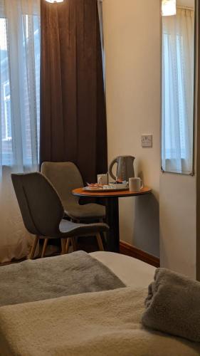 Old Palace Guest House - image 4