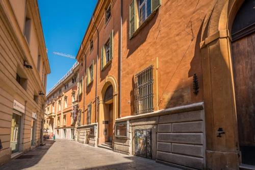 AB Plus - via Montegrappa 3