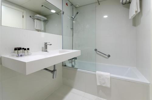 Olissippo Marques de Sa - image 5