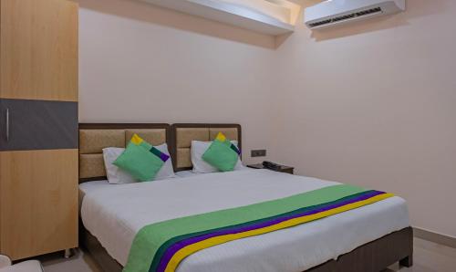 Standard Double Room image 3