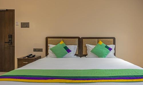 Deluxe Double Room image 4