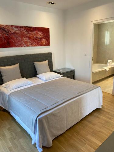 Theoxenia House Hotel - image 6