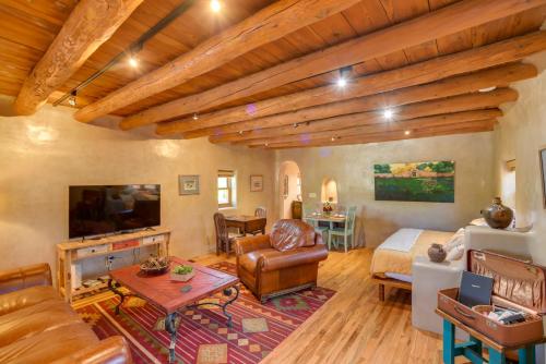 Sweet Santa Fe Home Close to Plaza and Railyard