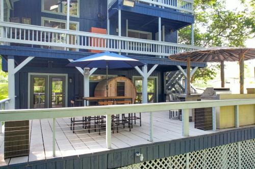 Luxury Riverfront Oasis with Boat Dock-Grill-Firepit! in New Braunfels, USA