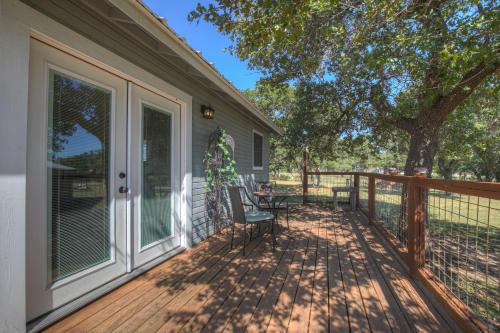 Grey Haus Casita-Peaceful Hill Country Views!