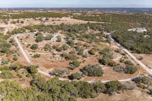 Stunning Ranch Villa with Pool - Game Room - Hot tub - Fire Pit & Gorgeous Views! in Kerrville, USA
