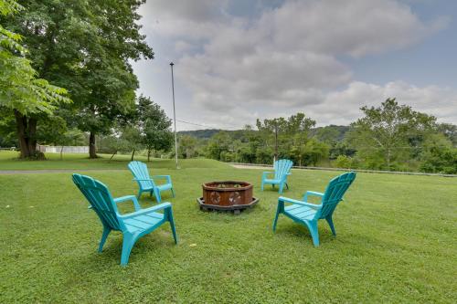 Quaint Zanesville Home with Game Room and Yard!