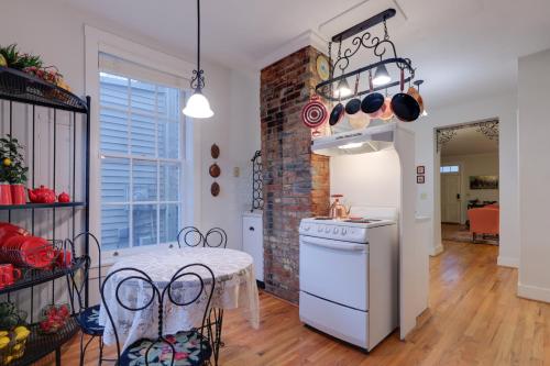 Riverfront Studio with Private Patio and Garden! in Maysville (KY)