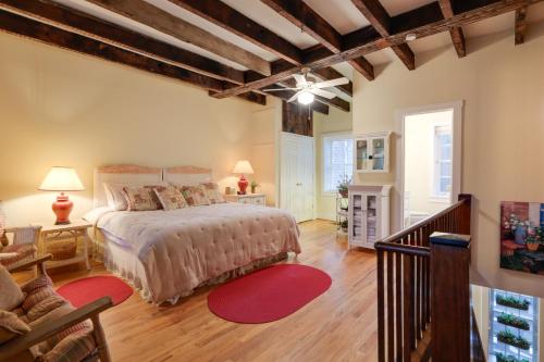 Riverfront Studio with Private Patio and Garden!, Augusta (foto 10)
