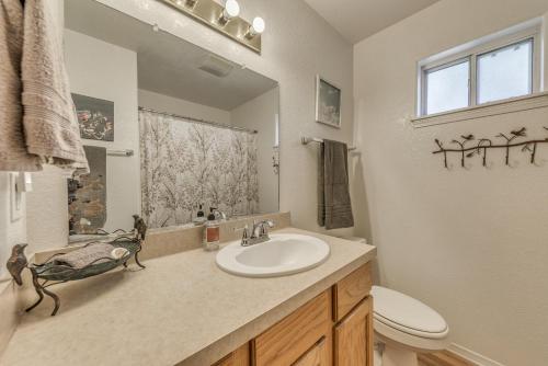 Hillside Haven with Deck Less Than 2 Miles to Dwtn Ruidoso! - image 12