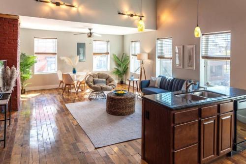 Broadway Suites - Stunning Downtown Condos in Cincinnati, USA