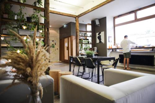 Empfangshalle, Wake Up Wellness Hostel by goodnite cz in Brünn