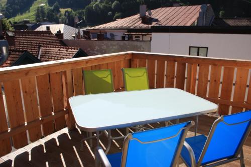 3 bedrooms, 5 beds
