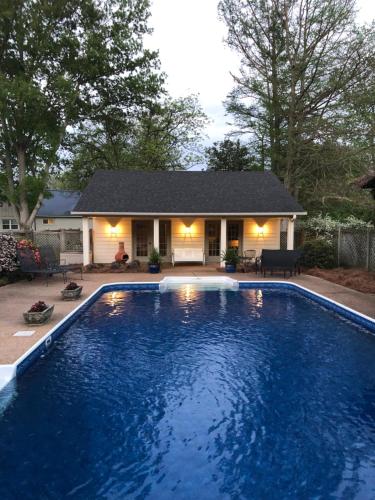 Pool House in Clarksdale, USA