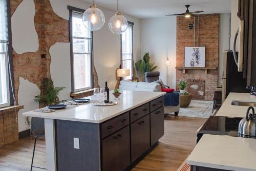 Stunning Condos Near Washington Park w Parking in Cincinnati, USA