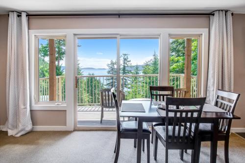 . Cascade Bay Getaway