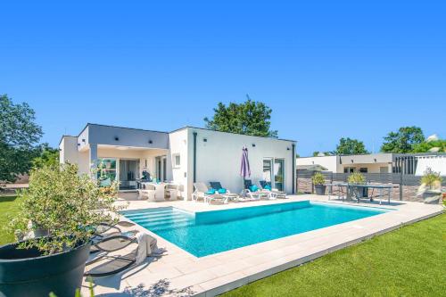 Villa Florentina by Villa Plus - Accommodation - Štokovci