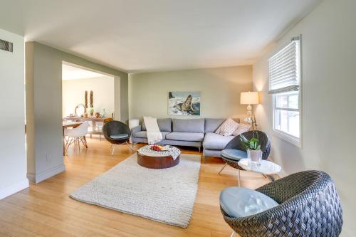 Charming Vacation Rental 15 Mi to Pittsburgh in Monroeville, USA